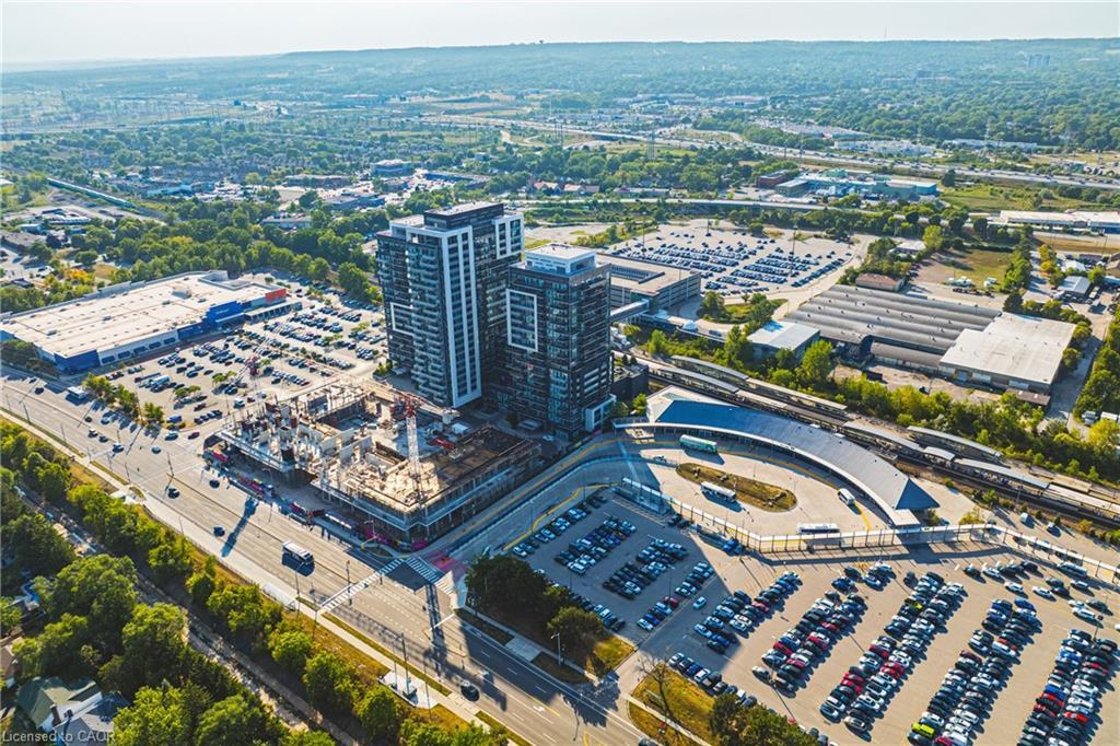 2001-2081 Fairview Street, Burlington, ON - Outdoor With View