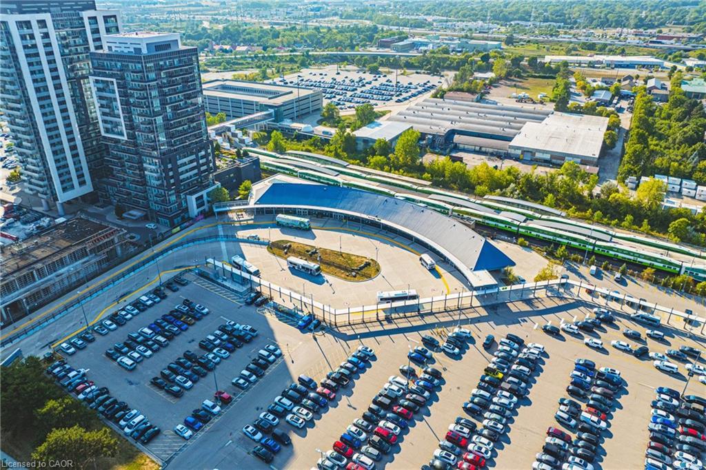 2001-2081 Fairview Street, Burlington, ON - Outdoor With View