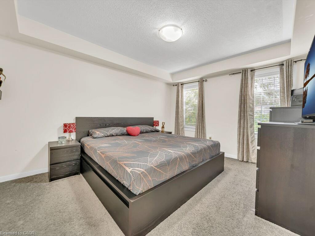 1-700 Neighbourhood Circle, Mississauga, ON - Indoor Photo Showing Bedroom