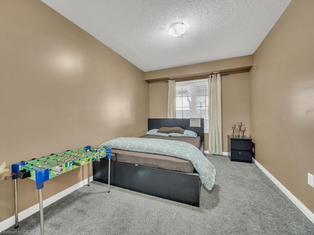 1-700 Neighbourhood Circle, Mississauga, ON - Indoor Photo Showing Bedroom
