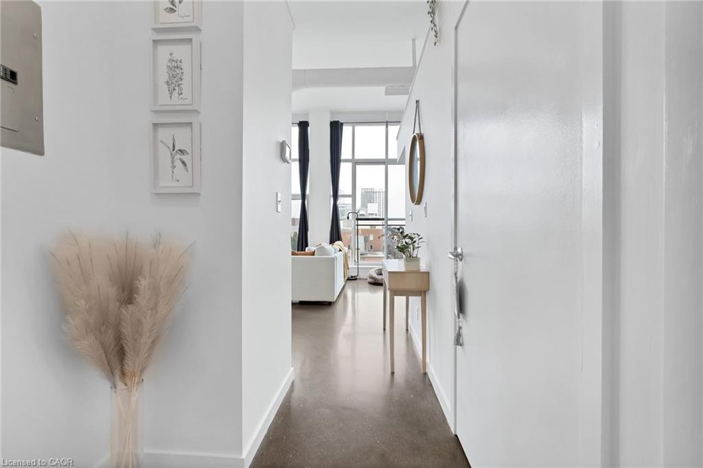 519-404 King Street W, Kitchener, ON - Indoor Photo Showing Other Room