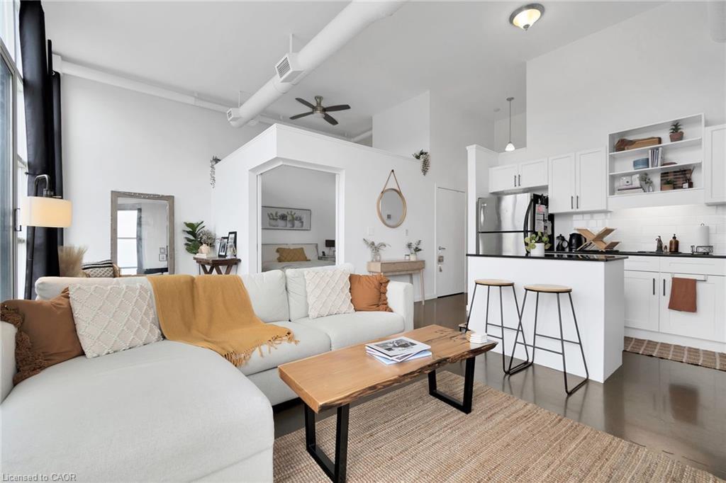 519-404 King Street W, Kitchener, ON - Indoor Photo Showing Other Room