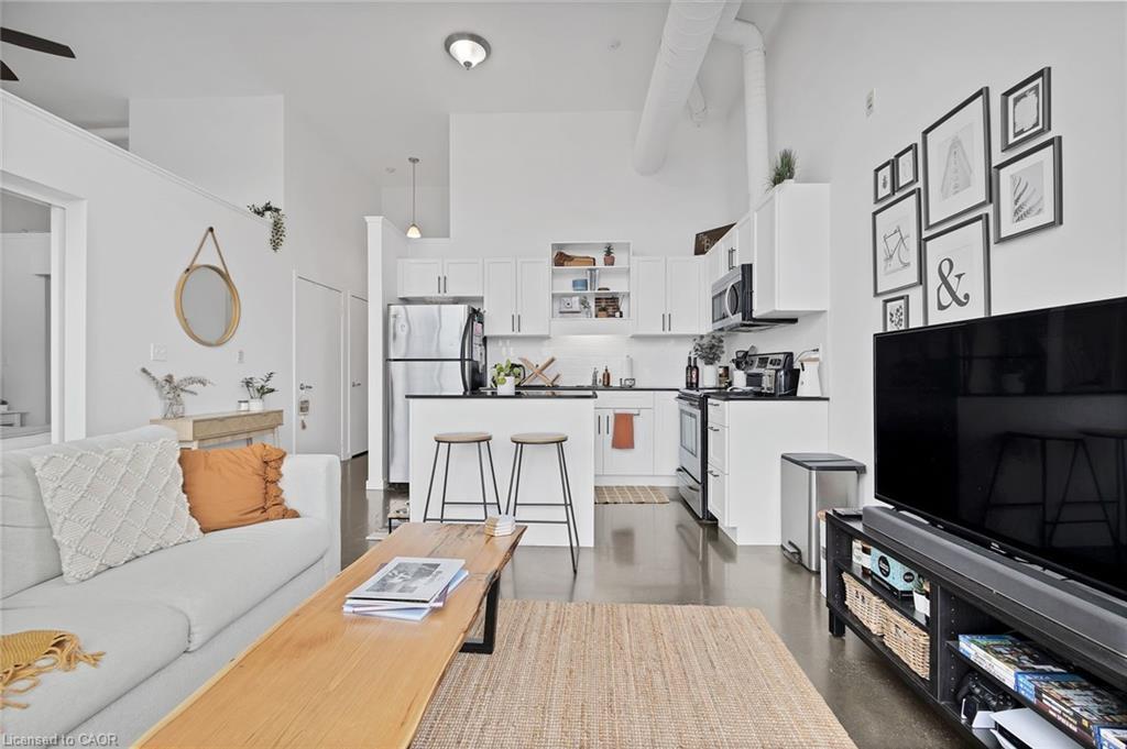 519-404 King Street W, Kitchener, ON - Indoor