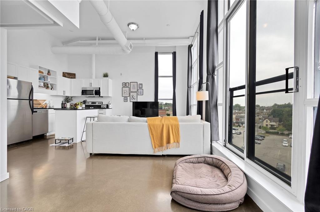 519-404 King Street W, Kitchener, ON - Indoor