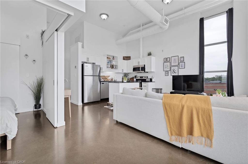 519-404 King Street W, Kitchener, ON - Indoor Photo Showing Other Room