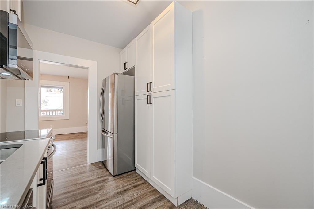 41 Albert Street, Hamilton, ON - Indoor Photo Showing Kitchen With Double Sink