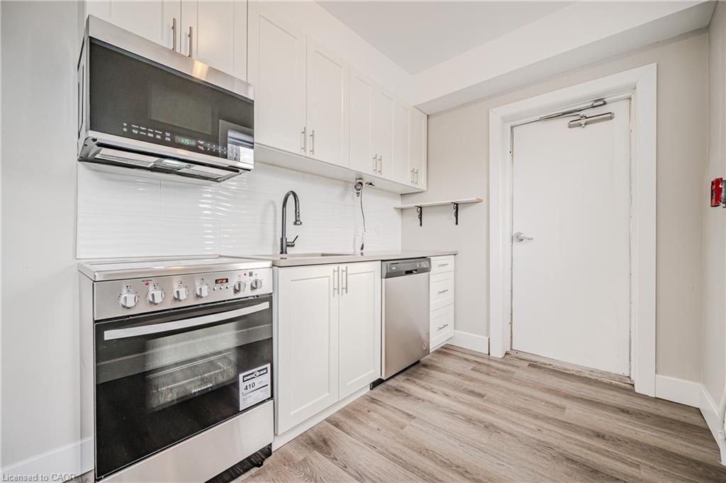 41 Albert Street, Hamilton, ON - Indoor Photo Showing Kitchen