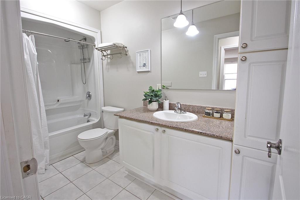 309-135 James Street S, Hamilton, ON - Indoor Photo Showing Bathroom
