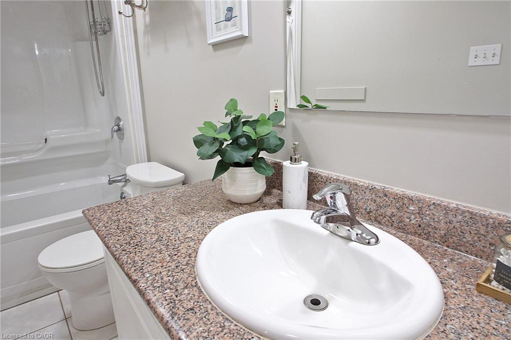 309-135 James Street S, Hamilton, ON - Indoor Photo Showing Bathroom