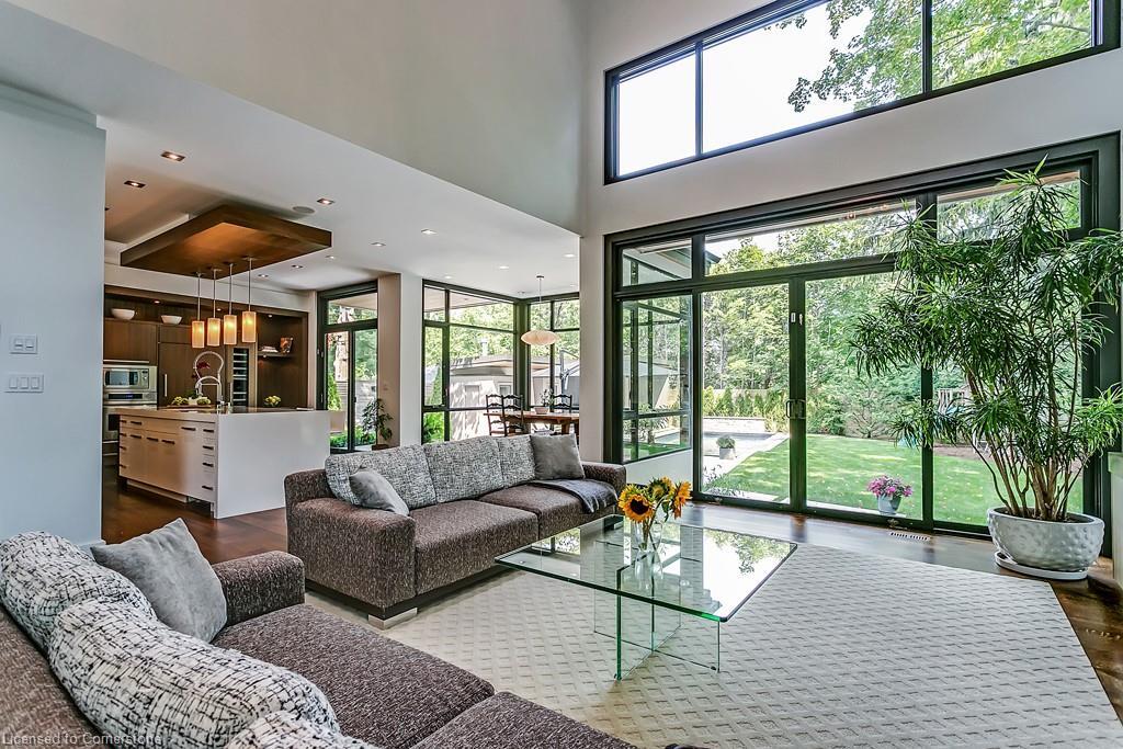 363 Morrison Road, Oakville, ON - Indoor Photo Showing Living Room