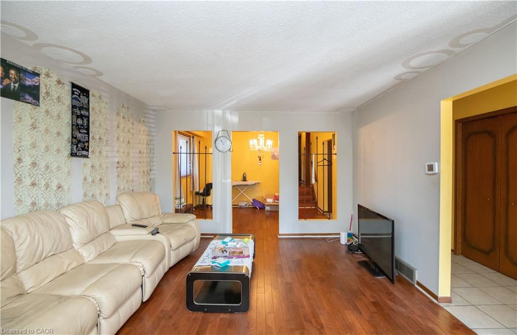 185 Lavina Crescent, Hamilton, ON - Indoor Photo Showing Living Room