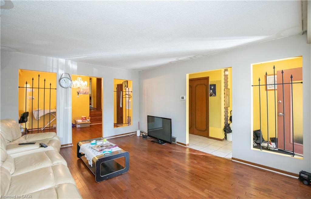 185 Lavina Crescent, Hamilton, ON - Indoor Photo Showing Living Room
