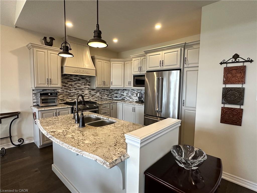 198 Schooner Drive, Port Dover, ON - Indoor Photo Showing Kitchen With Double Sink With Upgraded Kitchen