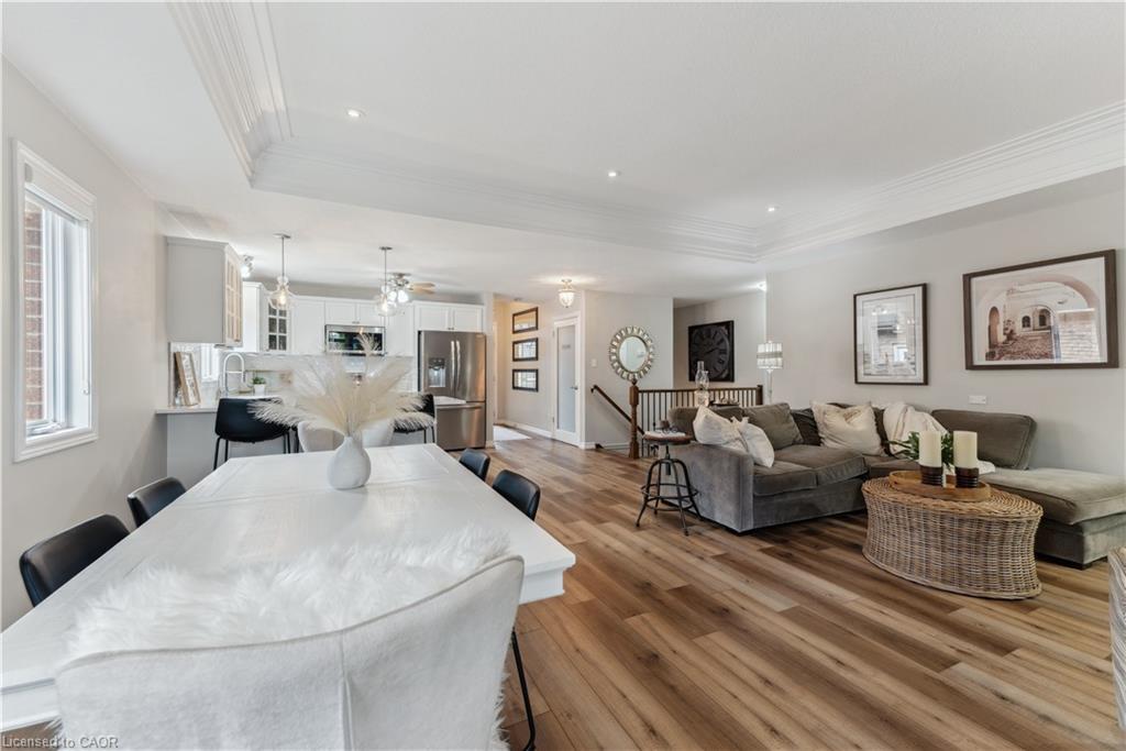 38 Stafford Street, Elora, ON - Indoor Photo Showing Living Room