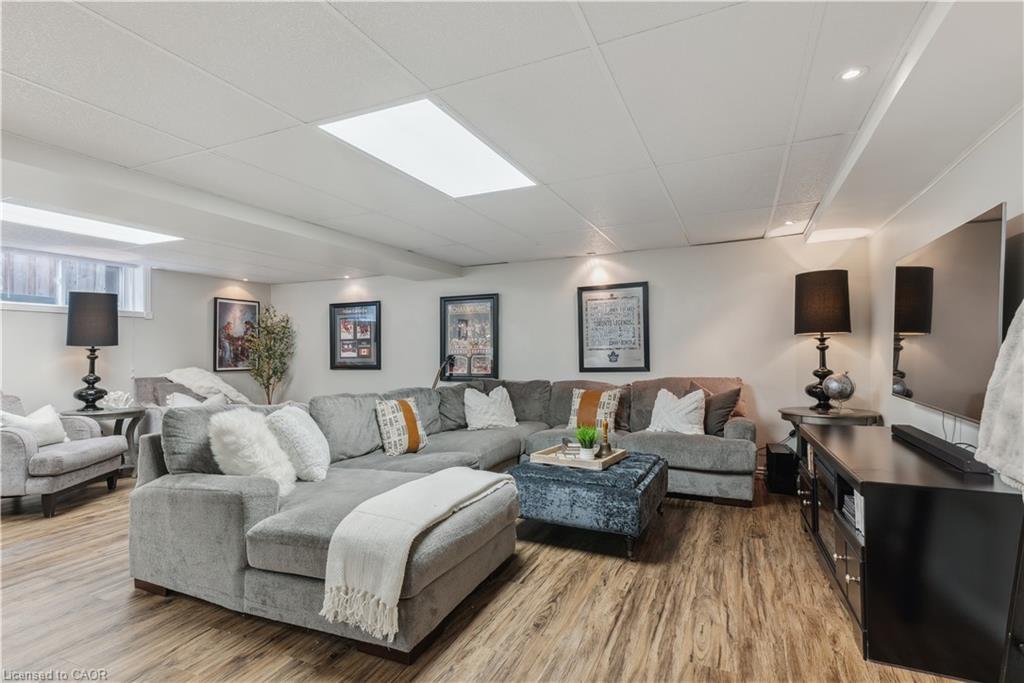 38 Stafford Street, Elora, ON - Indoor Photo Showing Living Room