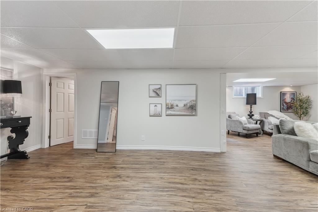 38 Stafford Street, Elora, ON - Indoor Photo Showing Living Room