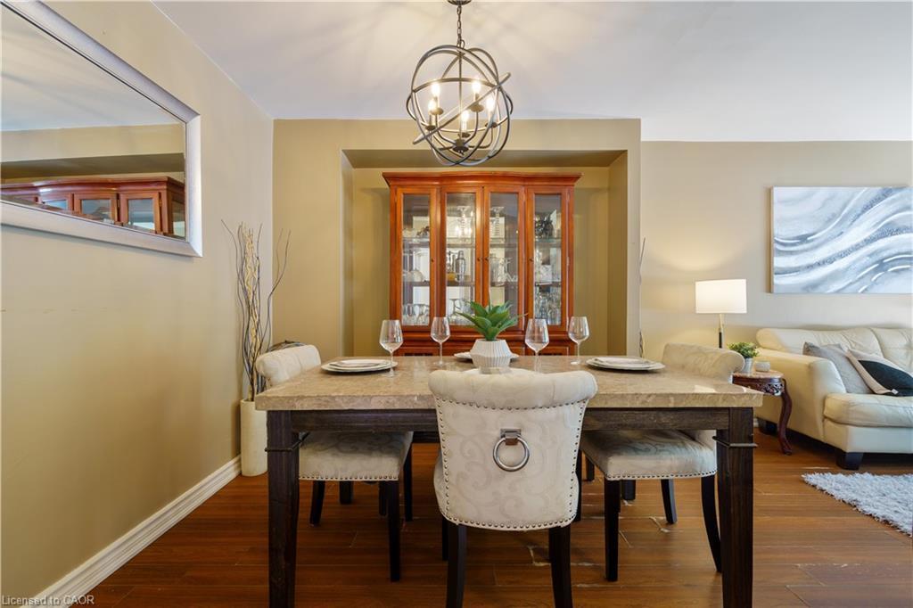 10 Glen Eden Court, Hamilton, ON - Indoor Photo Showing Dining Room