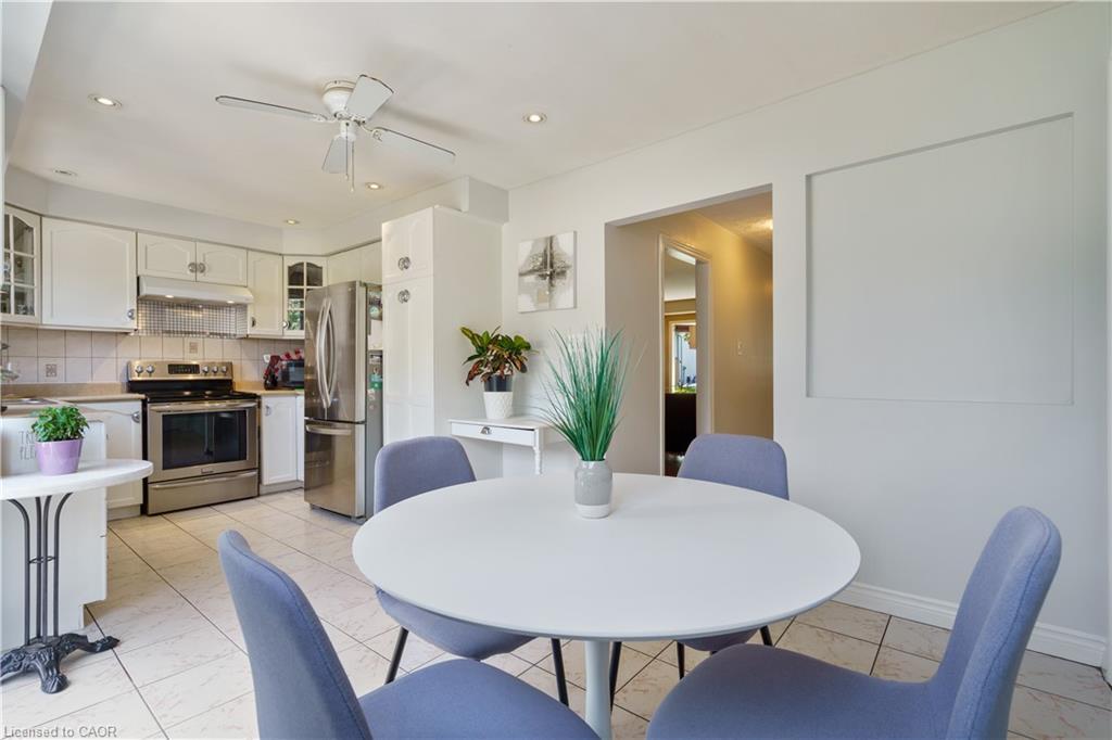 10 Glen Eden Court, Hamilton, ON - Indoor Photo Showing Other Room