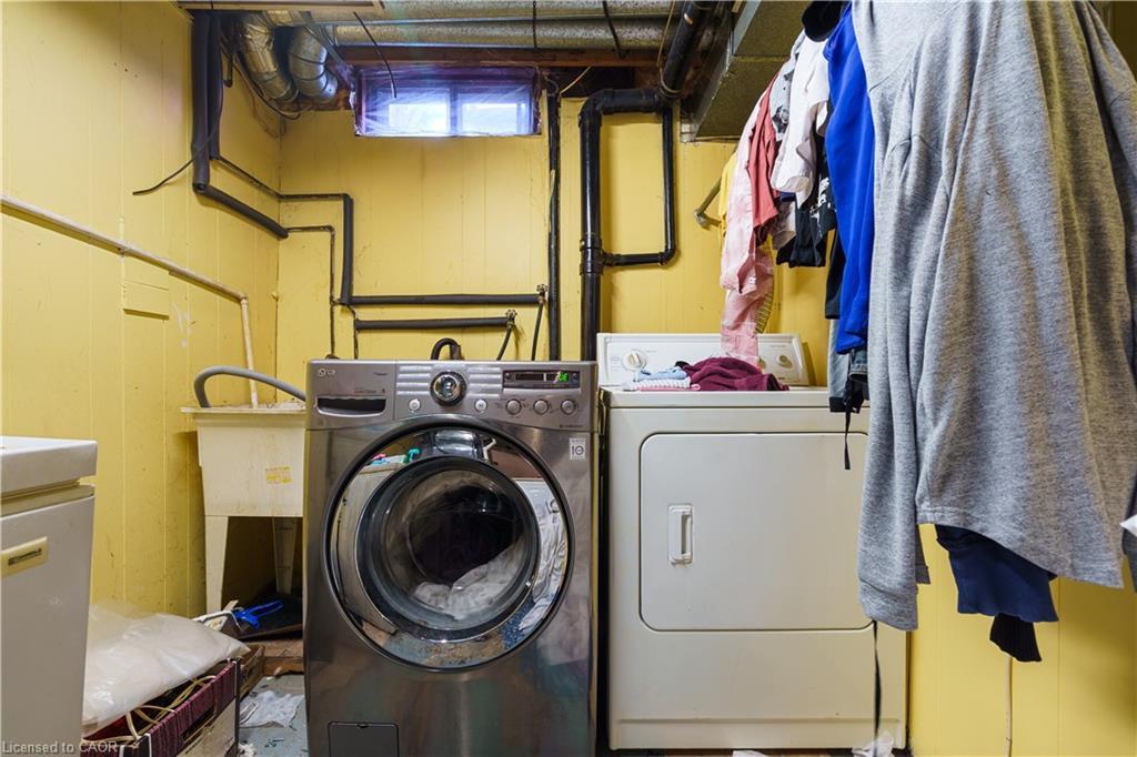 10 Glen Eden Court, Hamilton, ON - Indoor Photo Showing Laundry Room