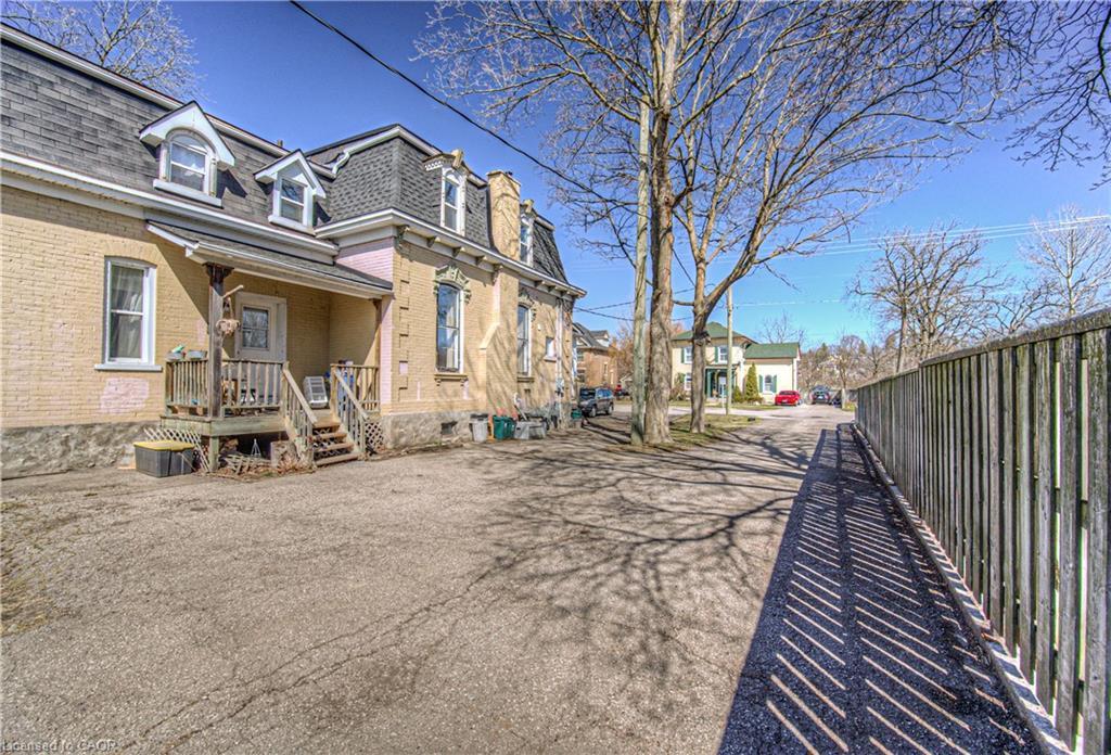 156 Grand Avenue S, Cambridge, ON