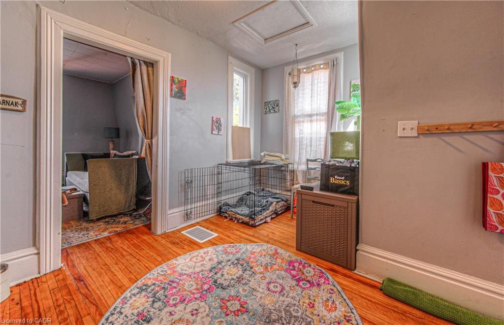 156 Grand Avenue S, Cambridge, ON