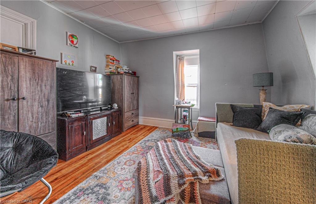 156 Grand Avenue S, Cambridge, ON