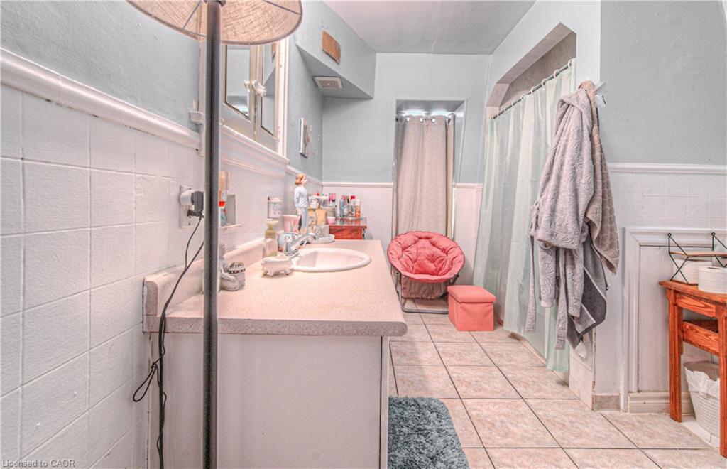 156 Grand Avenue S, Cambridge, ON