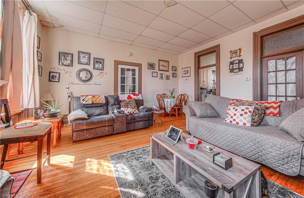 156 Grand Avenue S, Cambridge, ON