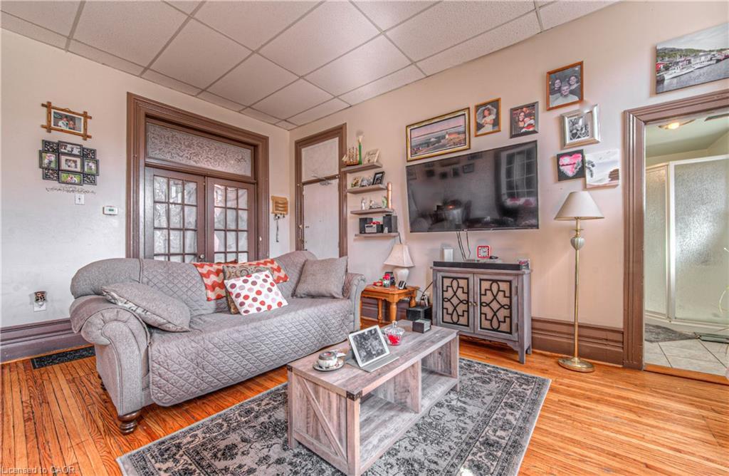 156 Grand Avenue S, Cambridge, ON