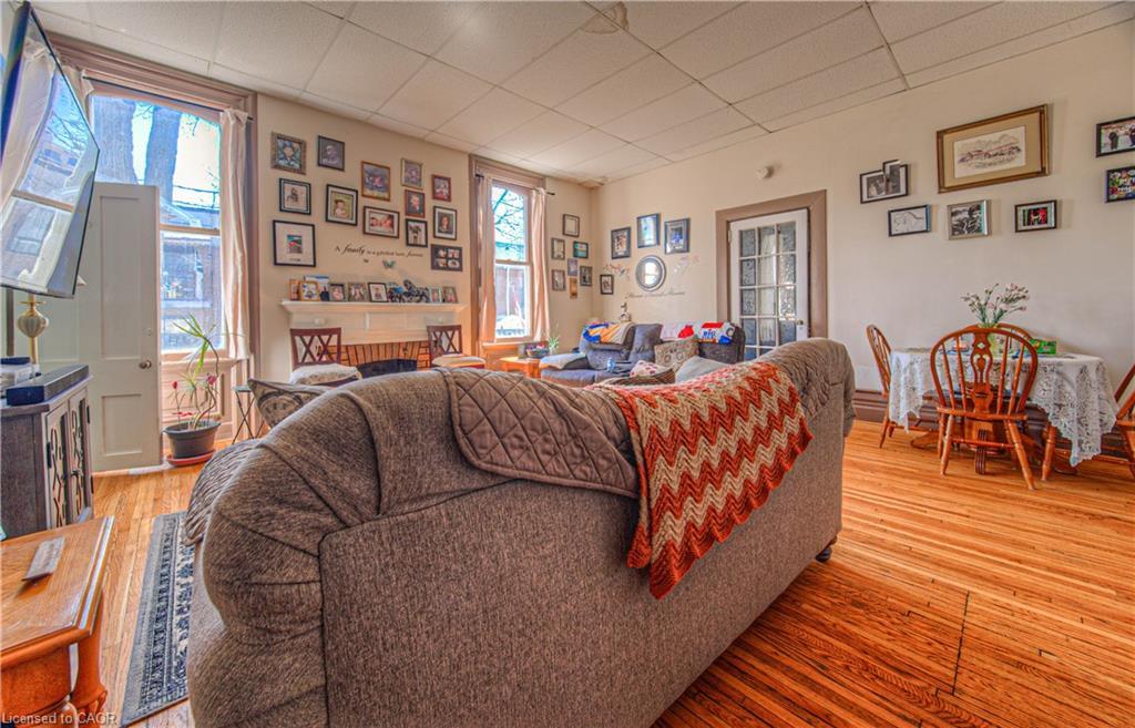 156 Grand Avenue S, Cambridge, ON