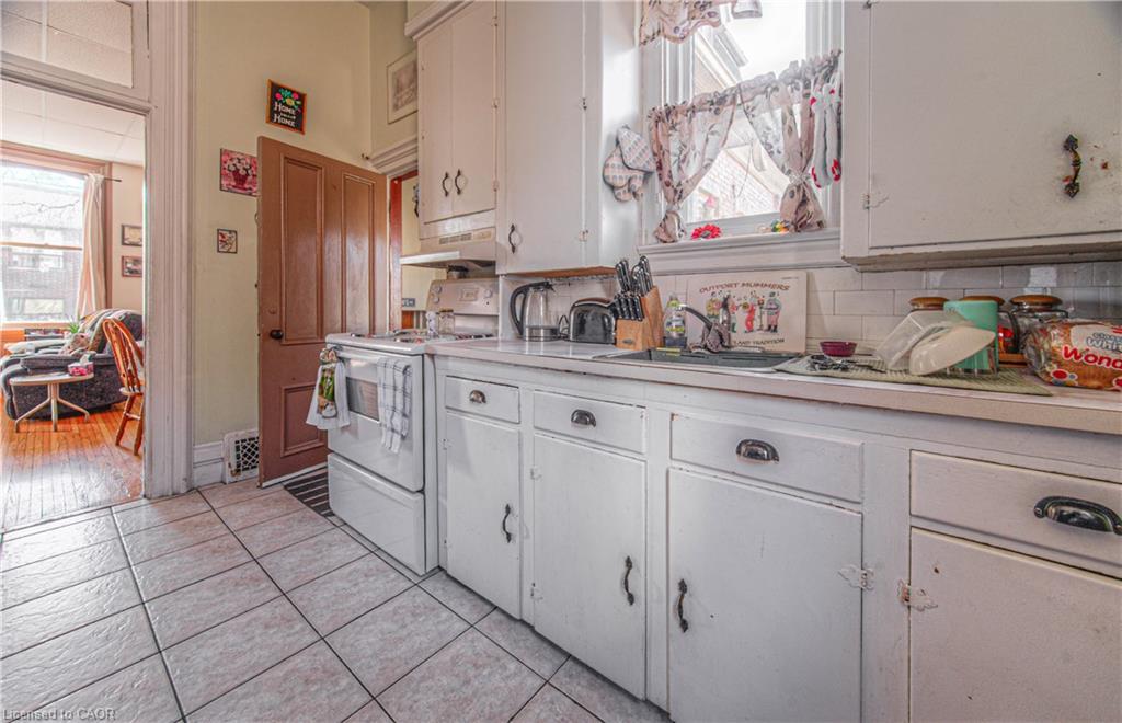 156 Grand Avenue S, Cambridge, ON