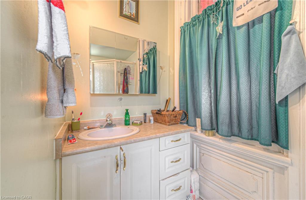 156 Grand Avenue S, Cambridge, ON