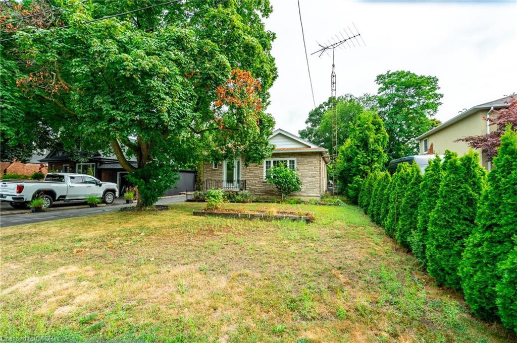 961 Danforth Avenue, Burlington, ON - Outdoor