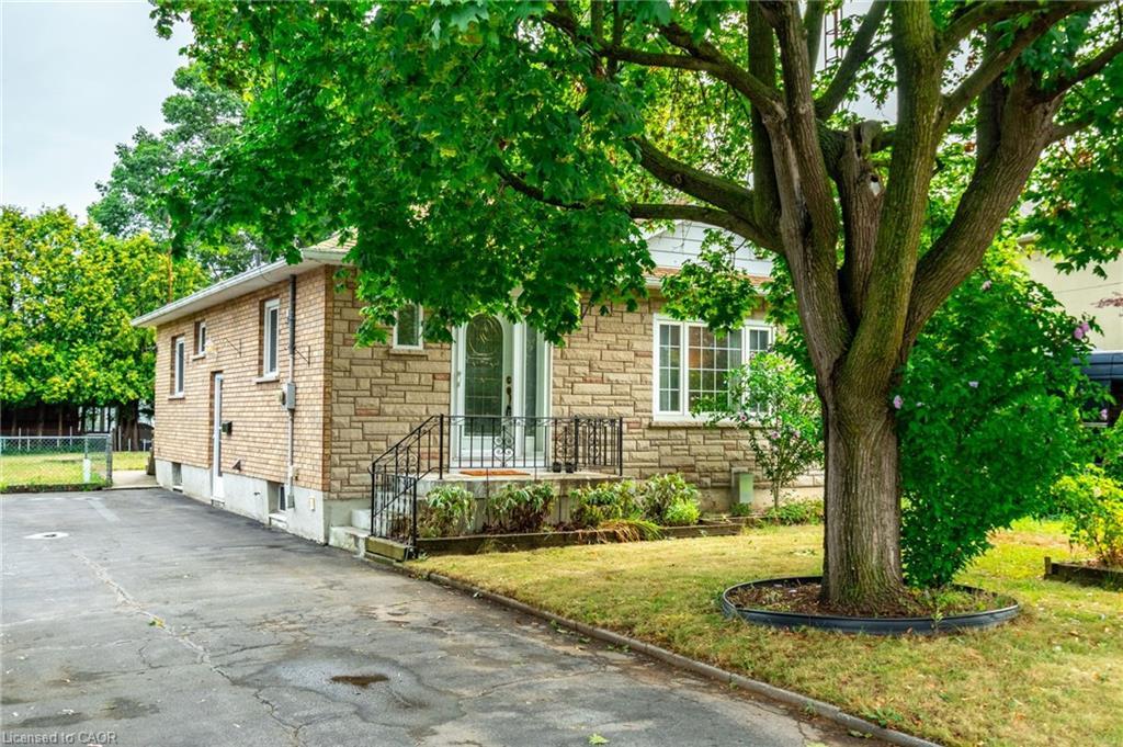 961 Danforth Avenue, Burlington, ON - Outdoor