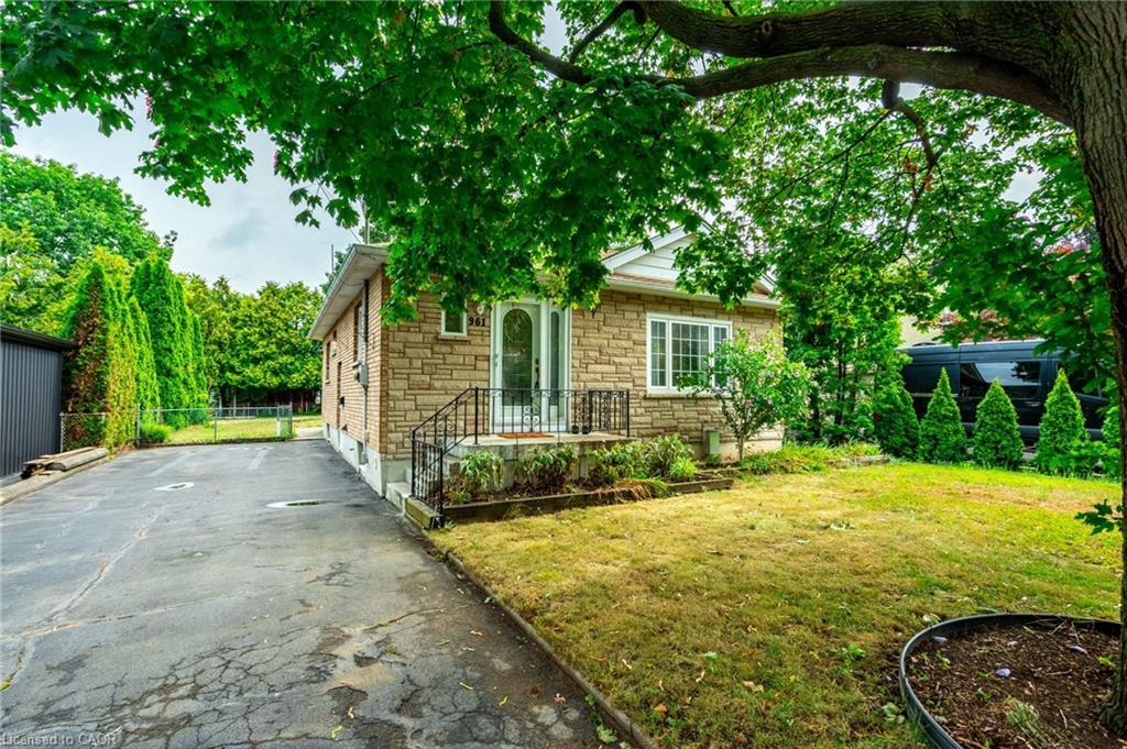 961 Danforth Avenue, Burlington, ON - Outdoor