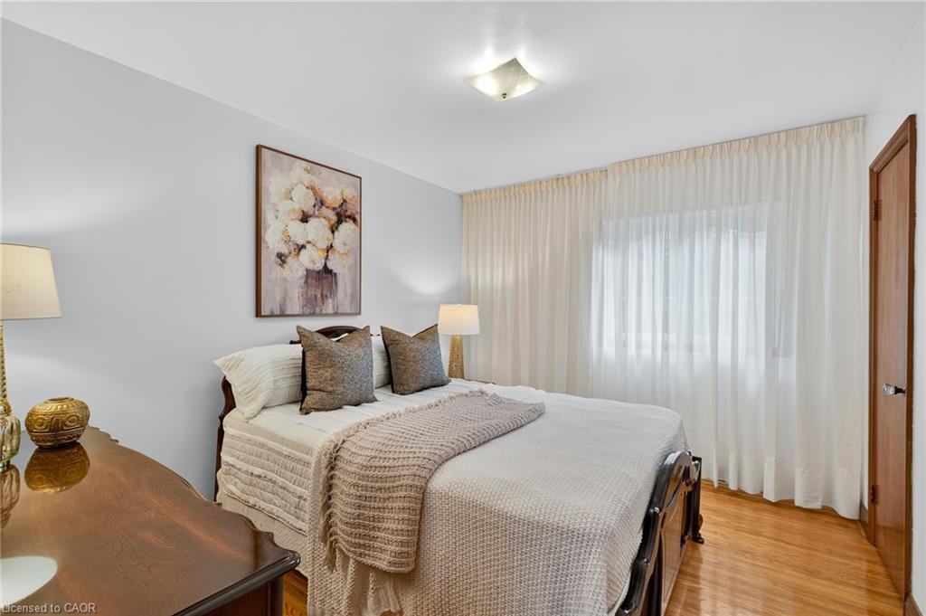 961 Danforth Avenue, Burlington, ON - Indoor Photo Showing Bedroom
