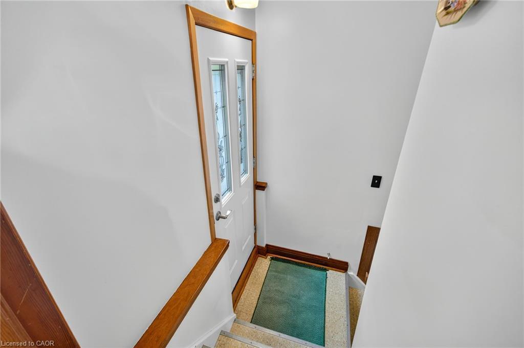 961 Danforth Avenue, Burlington, ON - Indoor Photo Showing Other Room