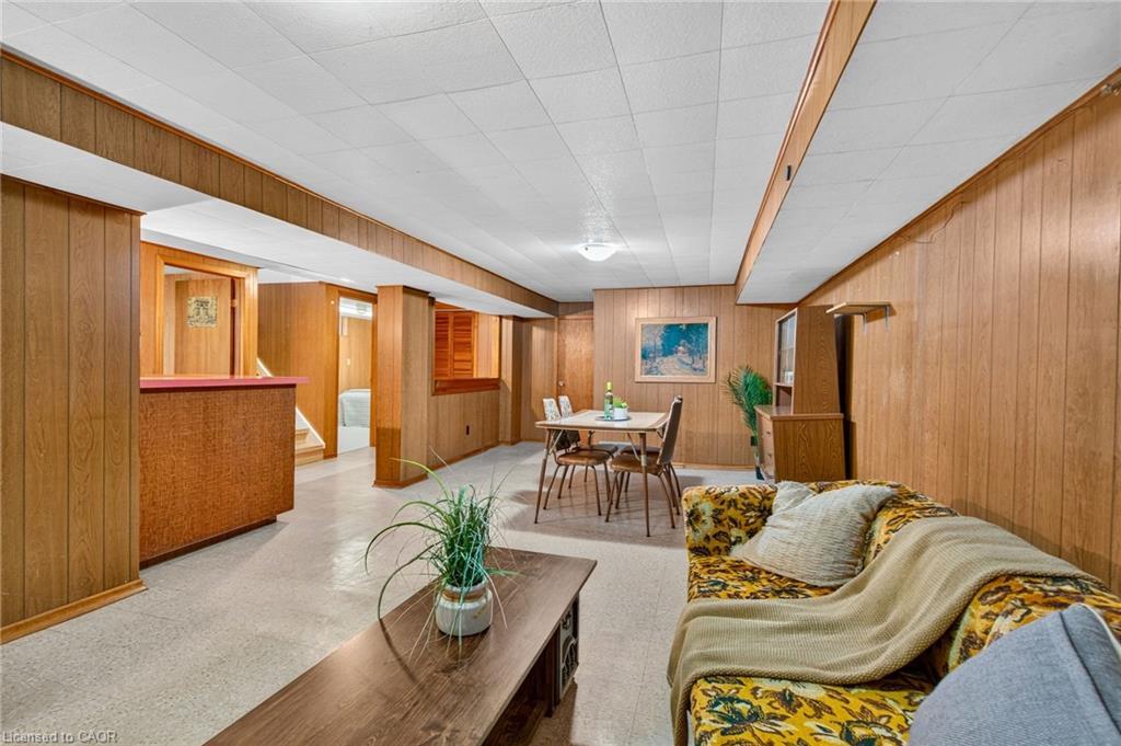 961 Danforth Avenue, Burlington, ON - Indoor