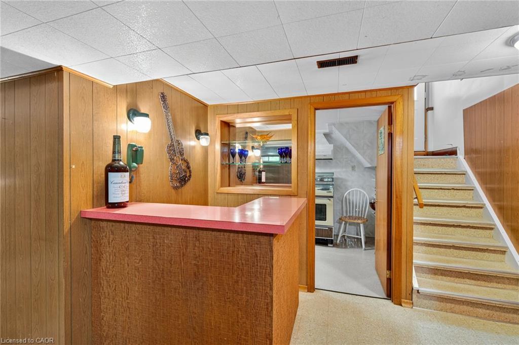 961 Danforth Avenue, Burlington, ON - Indoor