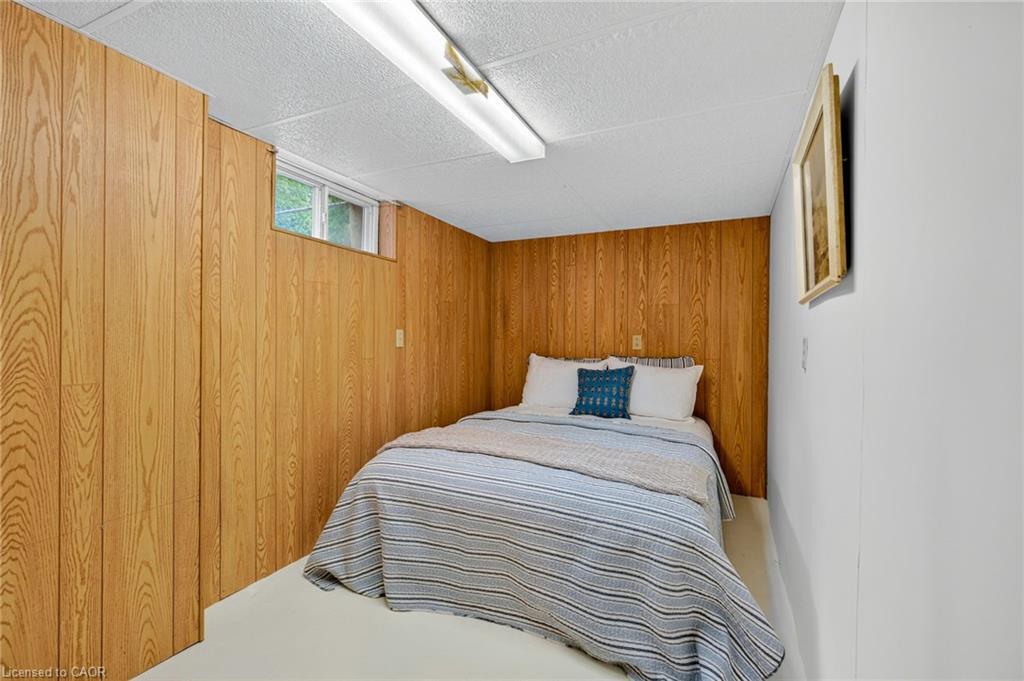 961 Danforth Avenue, Burlington, ON - Indoor Photo Showing Bedroom