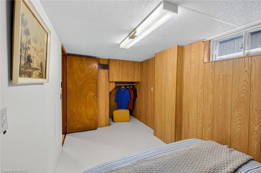 961 Danforth Avenue, Burlington, ON - Indoor