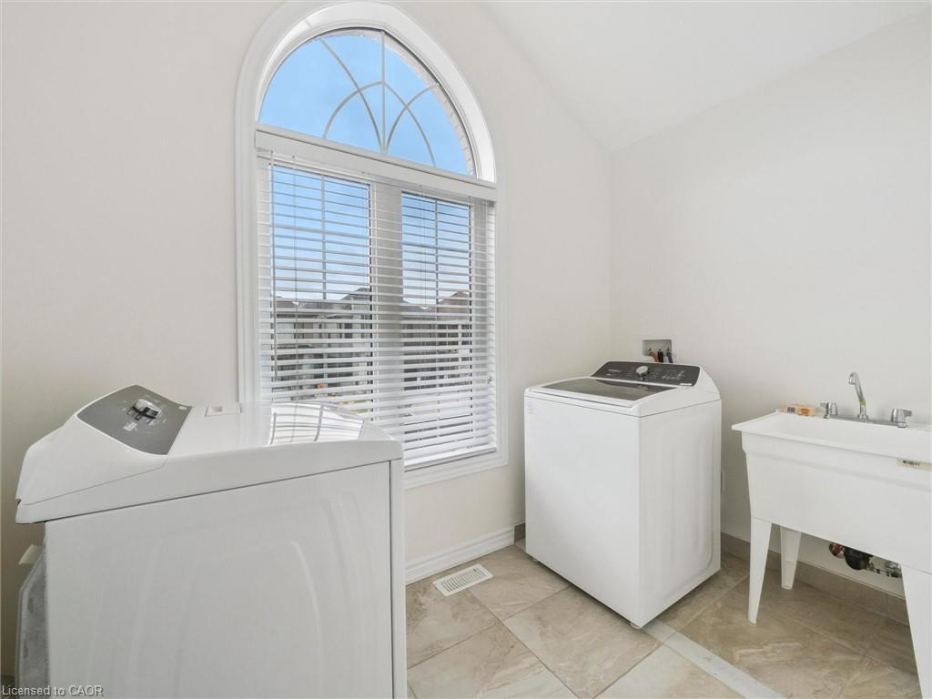 6 Bannister Road, Barrie, ON - Indoor Photo Showing Laundry Room