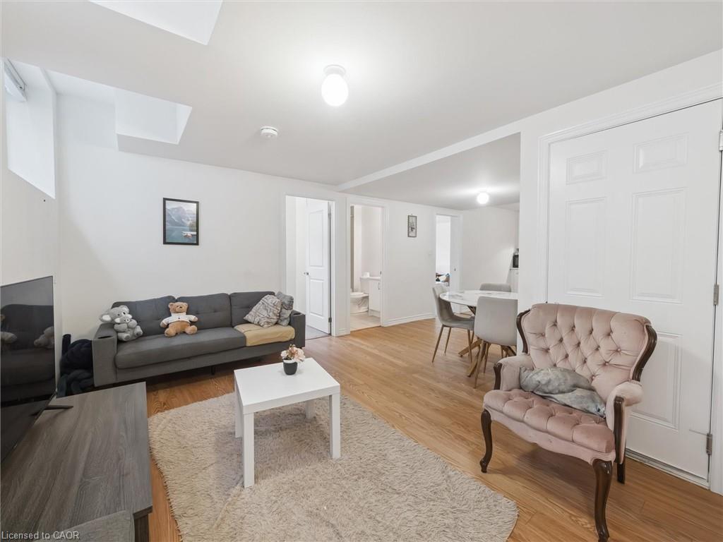 6 Bannister Road, Barrie, ON - Indoor Photo Showing Living Room
