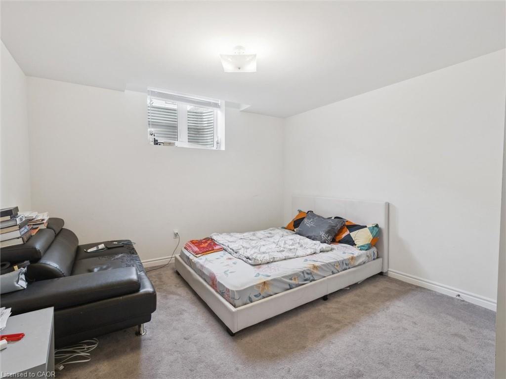 6 Bannister Road, Barrie, ON - Indoor Photo Showing Bedroom