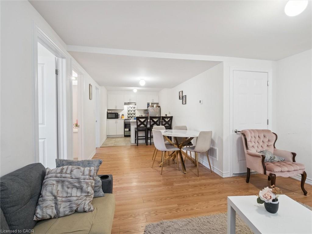 6 Bannister Road, Barrie, ON - Indoor Photo Showing Living Room