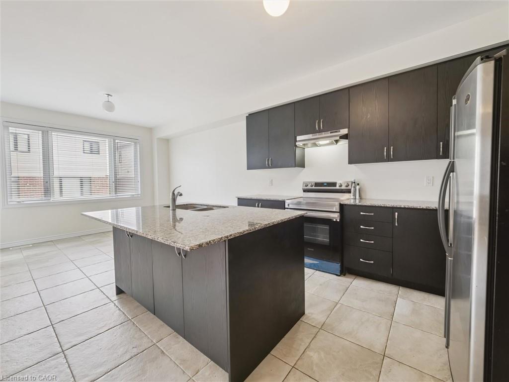 6 Bannister Road, Barrie, ON - Indoor Photo Showing Kitchen With Upgraded Kitchen