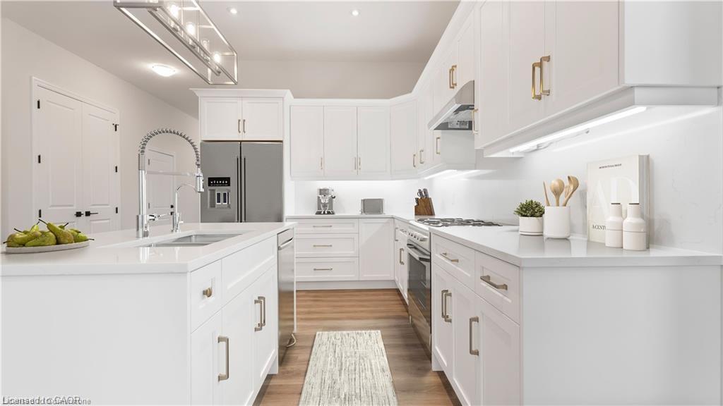 255 Ladyslipper Drive, Waterloo, ON - Indoor Photo Showing Kitchen With Upgraded Kitchen