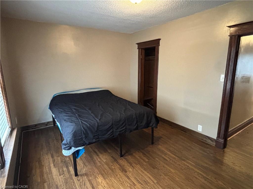 463 East Main Street, Welland, ON - Indoor Photo Showing Bedroom