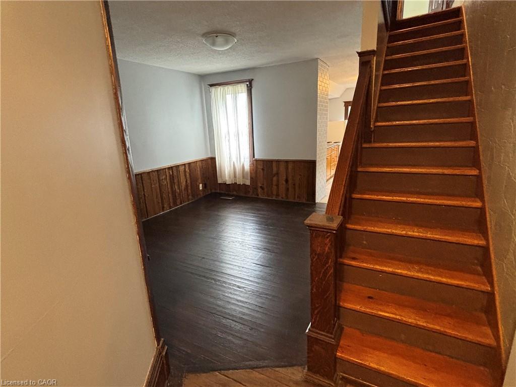 463 East Main Street, Welland, ON - Indoor Photo Showing Other Room