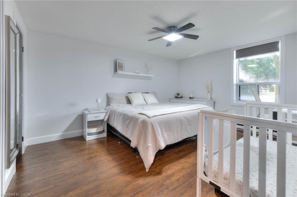 103-35 Green Valley Drive, Kitchener, ON - Indoor Photo Showing Bedroom